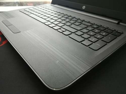 Solid performer**HP 255 G5*AMD E2-7110u*7th GEN*RADEON R2*4GB RAM*500GB HDD*DVD*LAPTOP BAG*